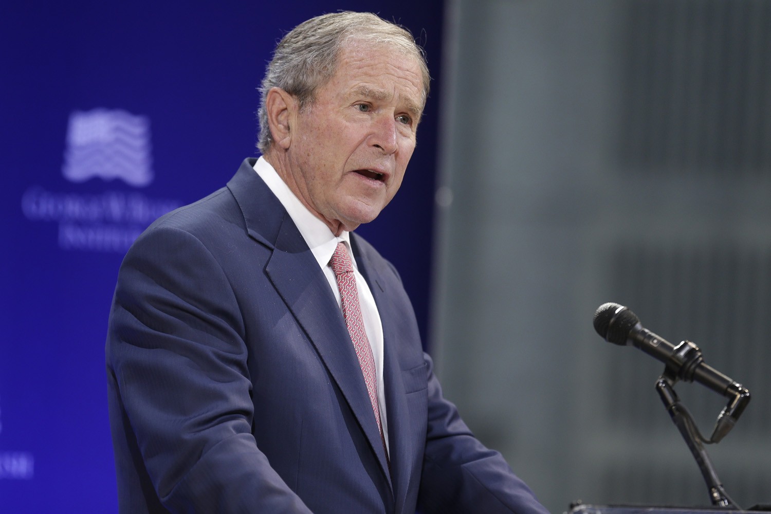 George W. Bush contra Donald Trump