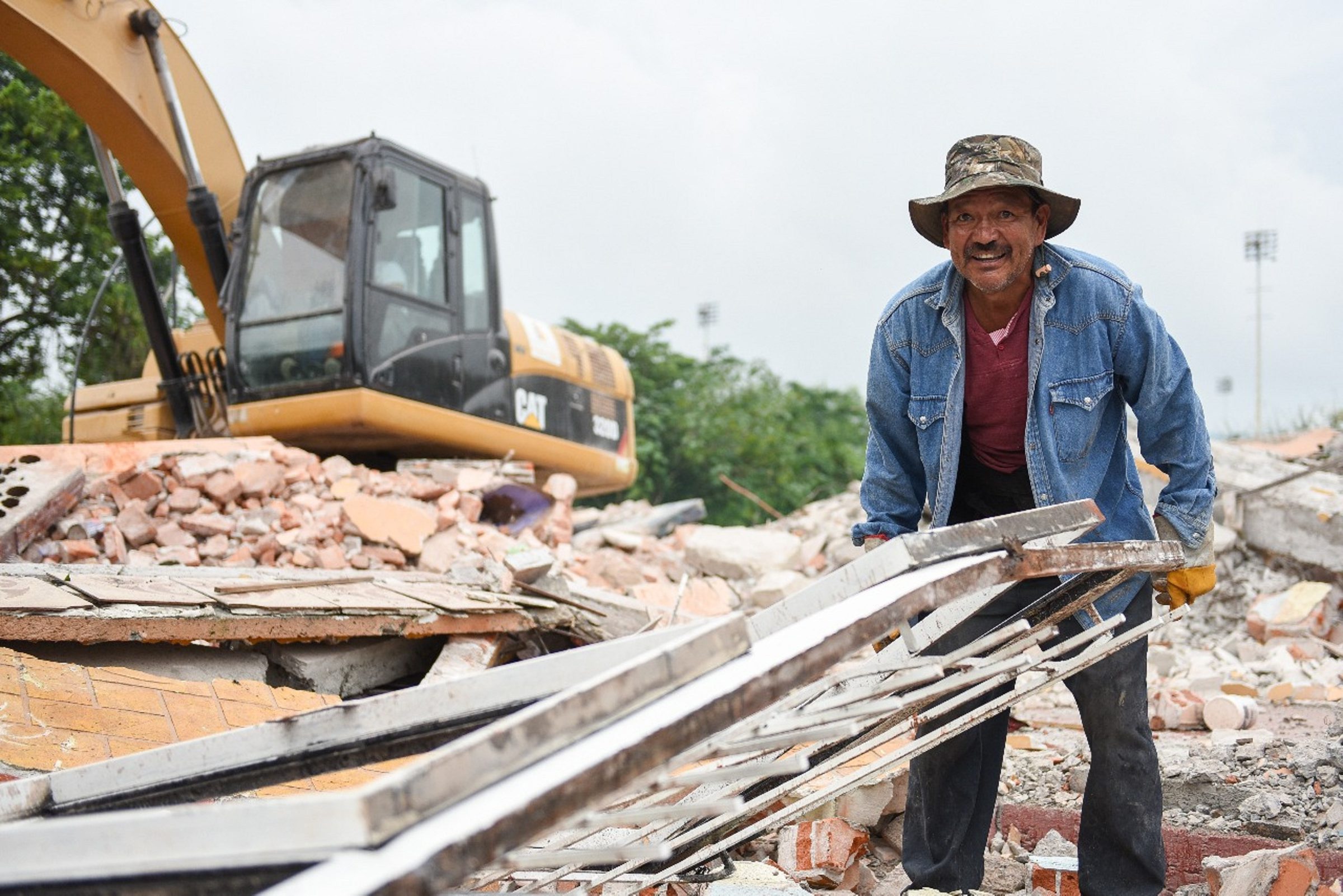 ¿Qué criterios aplicarán para entregar dinero y contratos de reconstrucción a empresas que tienen historial de corrupción? Foto: Especial. Sismo, México, dinero de la reconstrucción,
