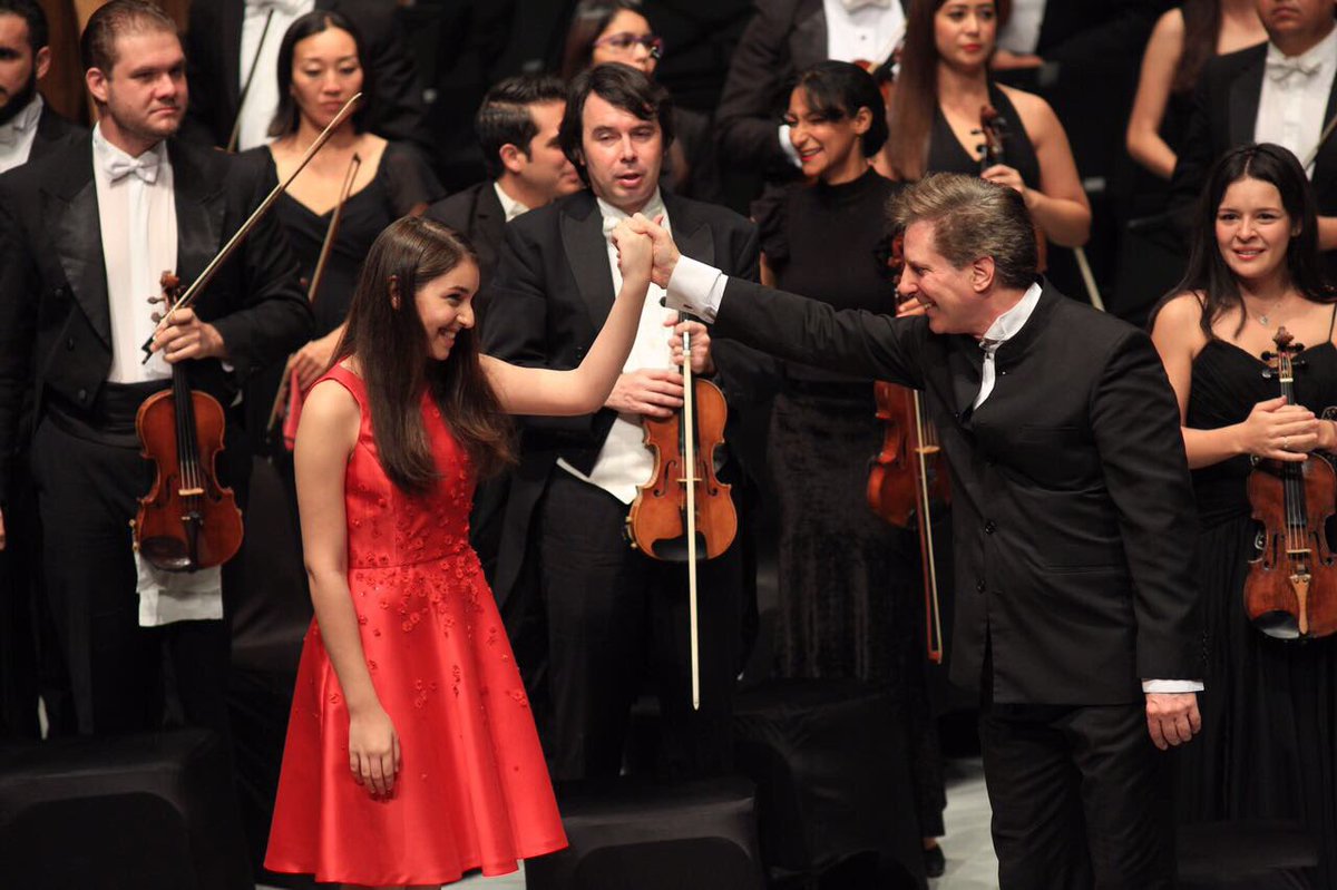 OFJ, Orquesta Filarmónica de Jalisco, Daniela Liebman, joven painista, concierto espectacular, la joven prodigio de México.