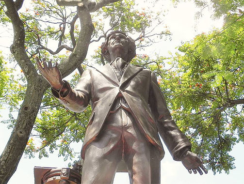 Escultura, rotonda de Jaliscienes ilustres