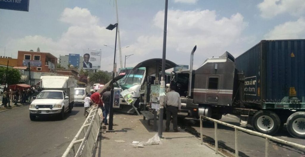 Semov-Movilidad-Accidente-Tlaquepaque-Fraccionamiento Revolución-Camión