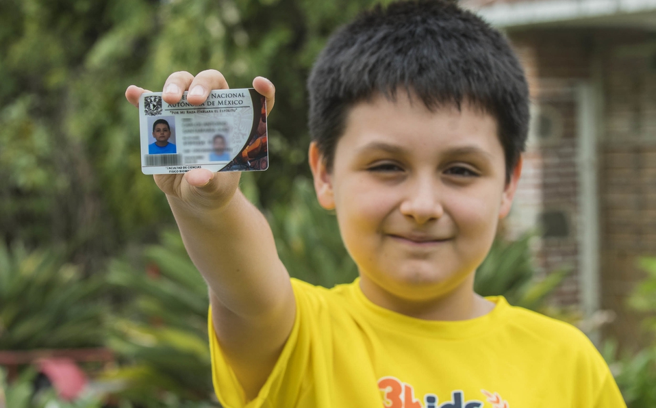 Carlos Antonio Santamaría Díaz, primer alumno de 12 años de edad en UNAM