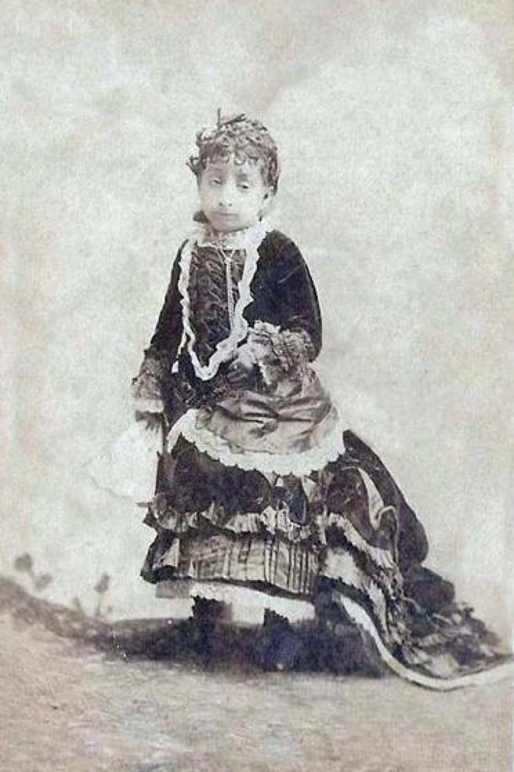 Lucía Zárate, la vedete mexicana más pequeña del mundo 