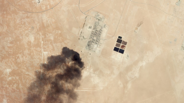 El petróleo subió más de 14% tras ataques a Arabia Saudí