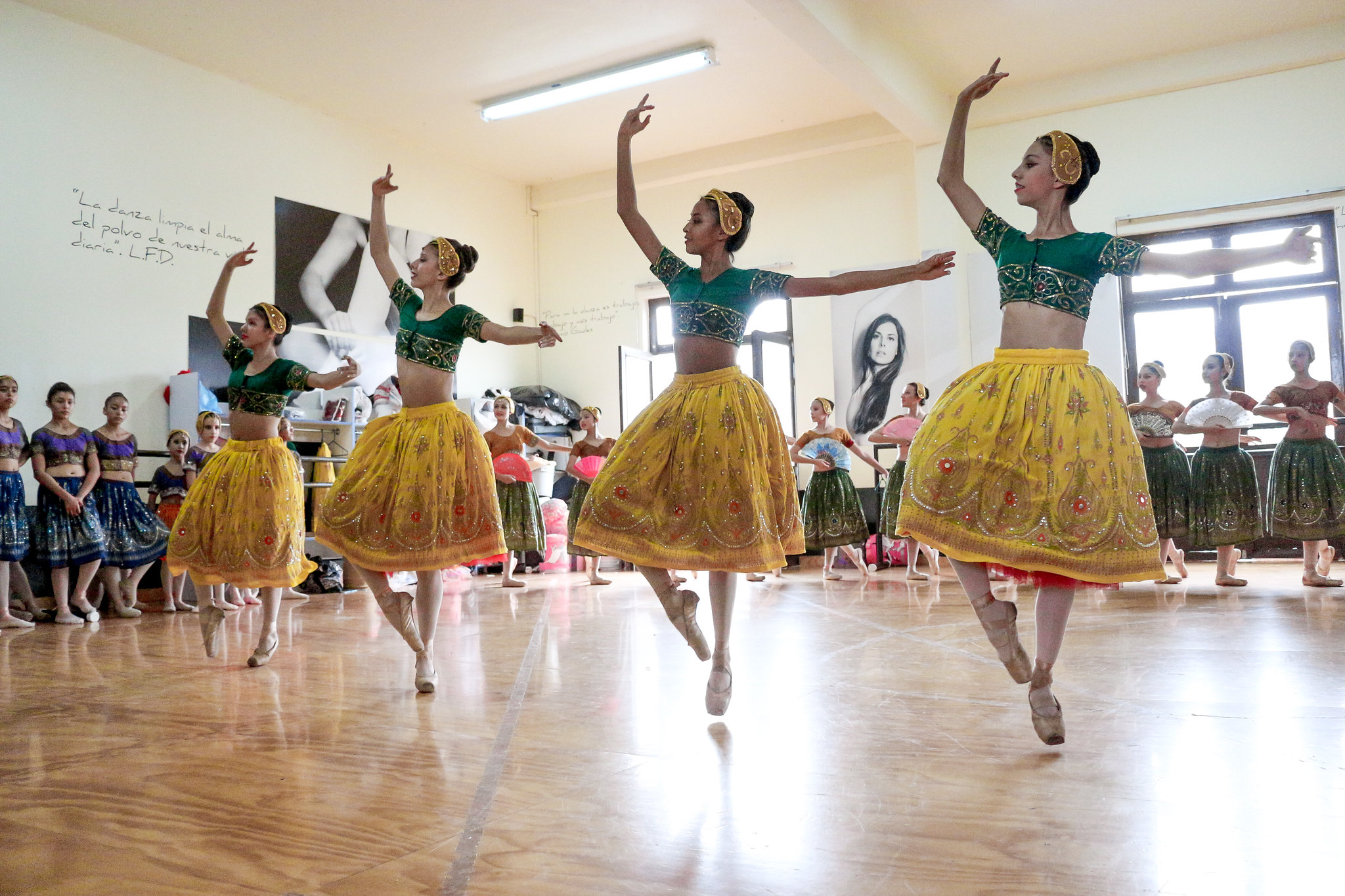 Tlajomulco construye escuela de mariachi y ballet infantil