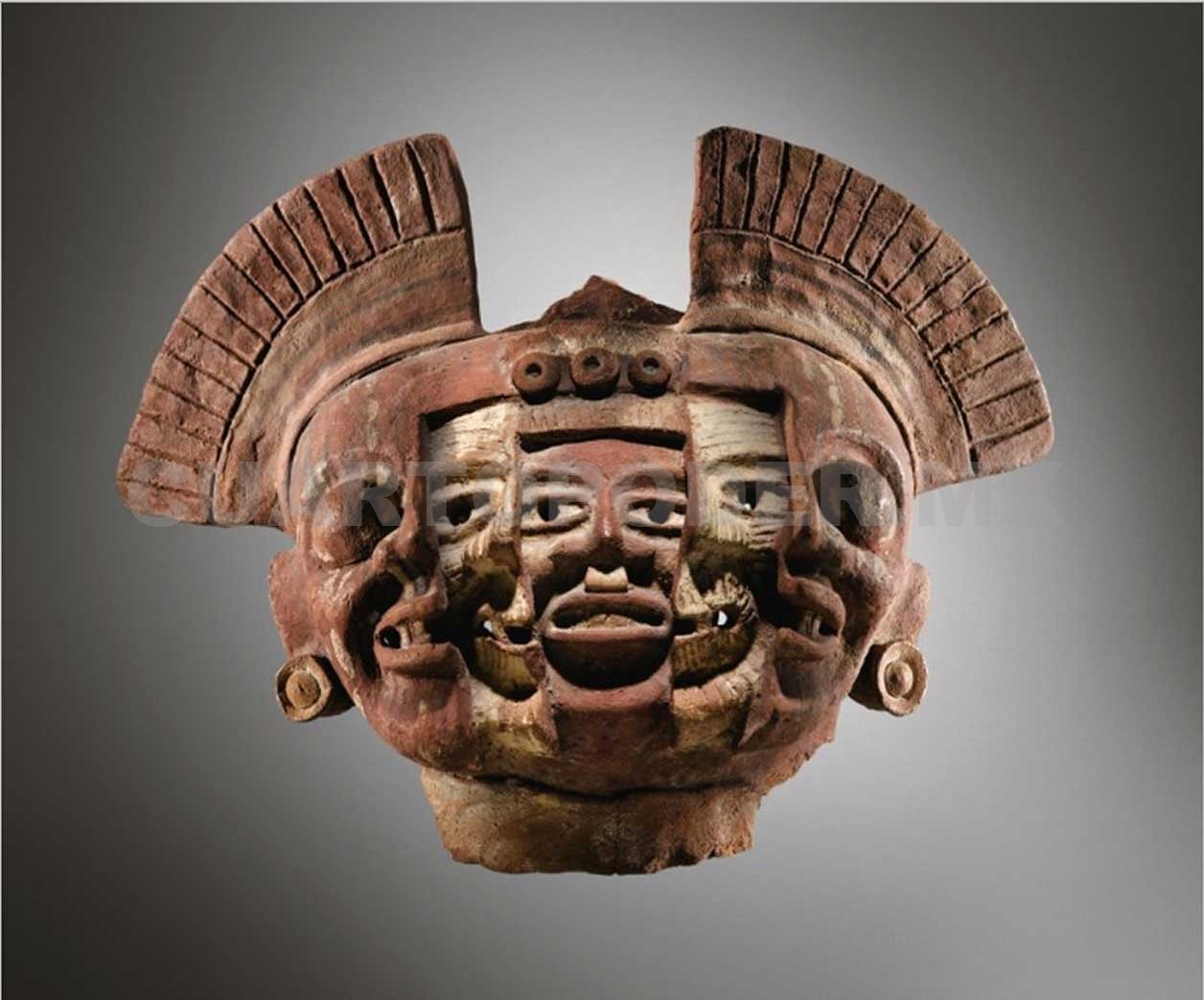 Pese a la queja del gobierno de México, la casa Sotheby's ha subastado 44 piezas de las culturas maya, olmeca, azteca, zapoteca y teotihuacana, el 60% de la colección que era ofrecida en París.