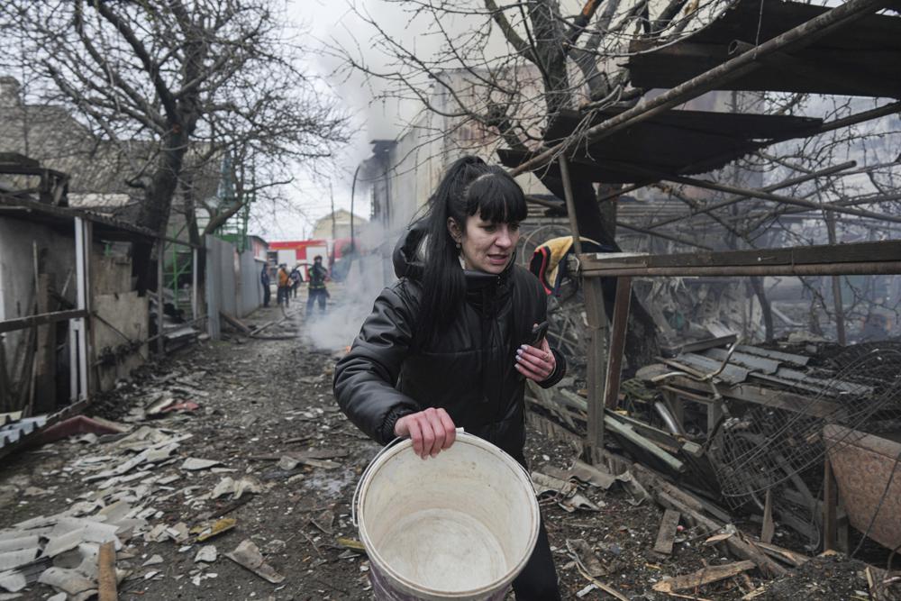 Rusia ataca Ucrania. 
