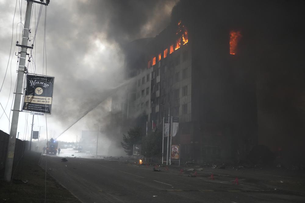 La central nuclear más grande de Europa se incendia tras un bombardeo