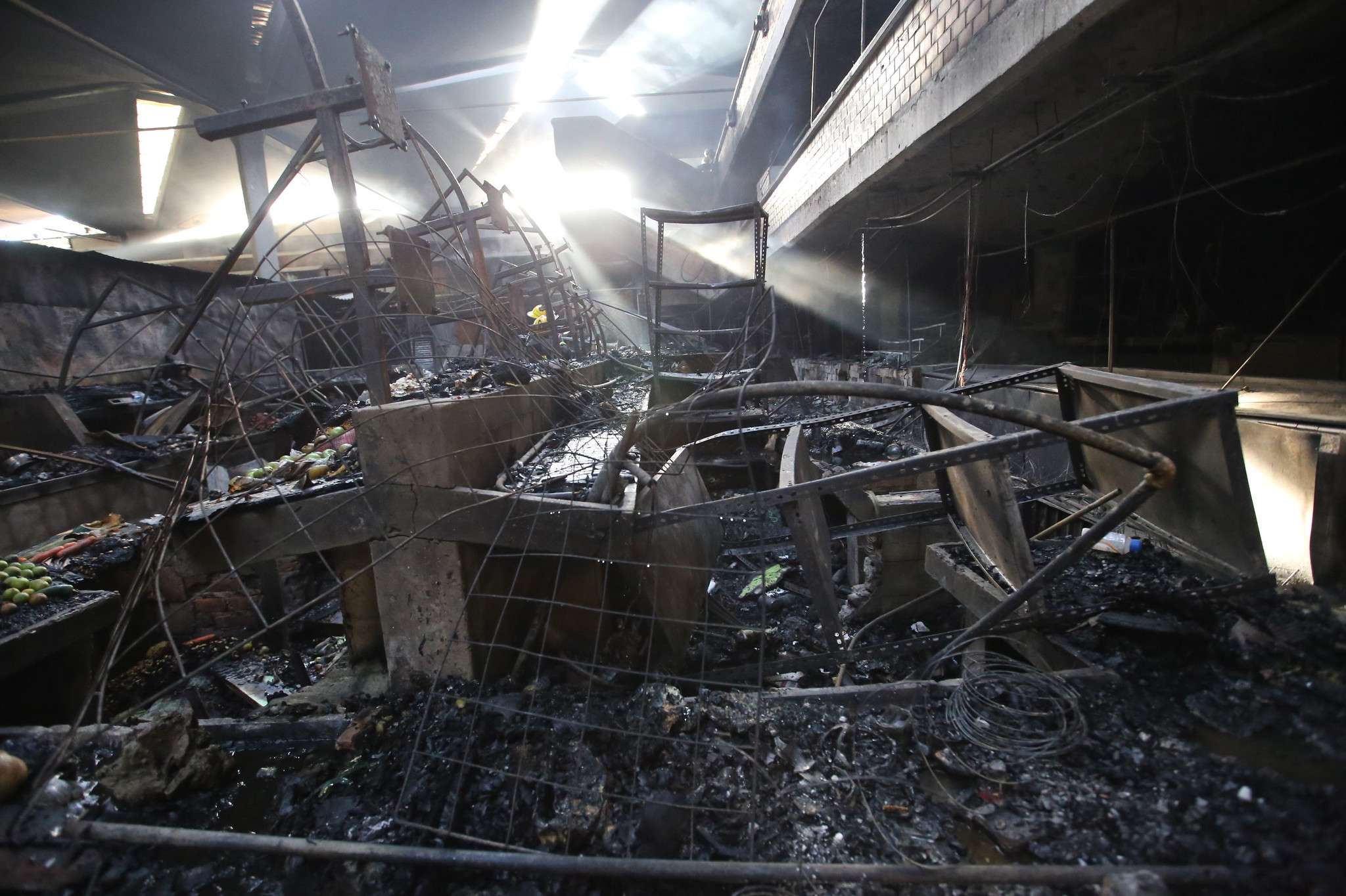 Incendio en el Mercado San Juan de Dios, deja 384 locales afectados
