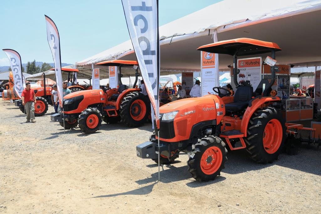 Con más de 400 expositores, conferencias, conversatorios, visitas a campo y demostraciones de maquinaria de alta tecnología, arrancó la edición número XV de la Expo Agrícola 2022 en Ciudad Guzmán.