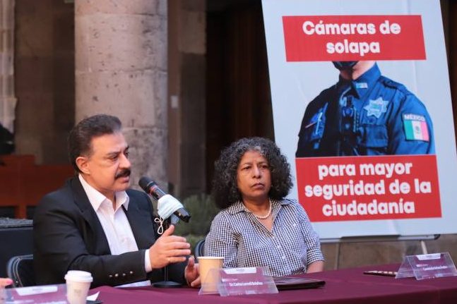 Morena pide cámaras de solapa para policías de GDL 