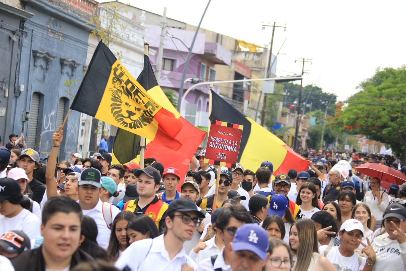 Saldo blanco en marcha de la UdeG, acusa boicot