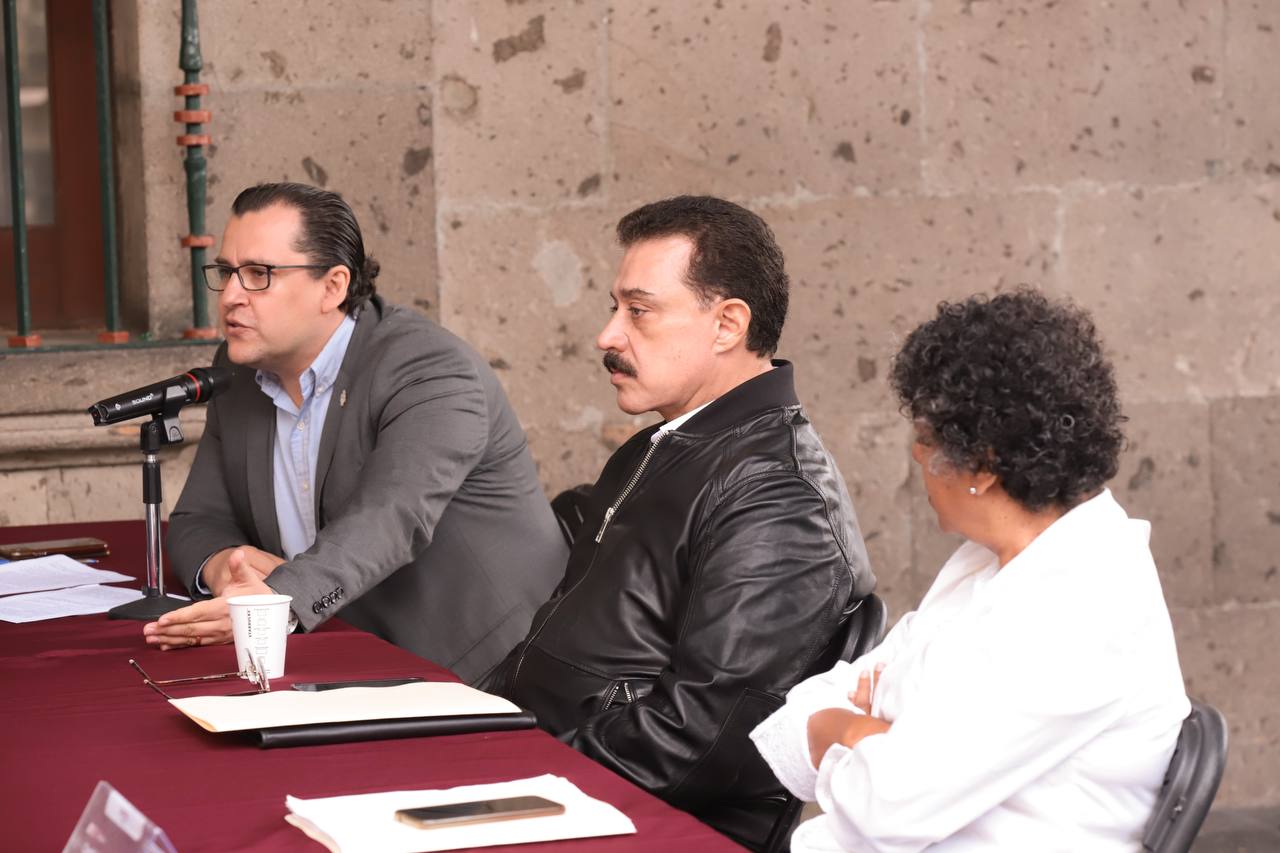El regidor Salvador Hernández Navarro denunció que existe opacidad en el destino de los recursos que el municipio recibe por la concesión de los servicios en los sanitarios de los mercados municipales.