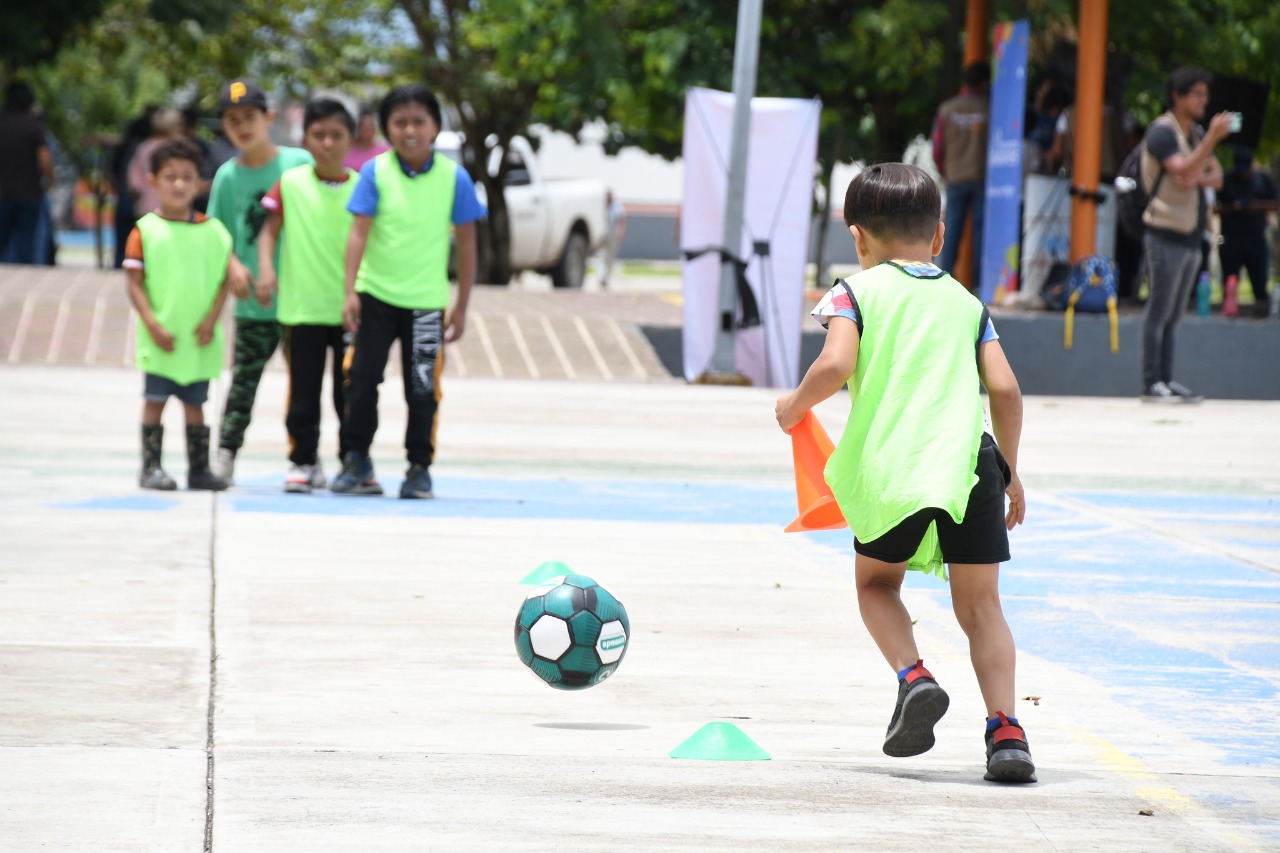 Estas vacaciones de verano cerca de mil 300 niños de Tlajomulco podrán jugar, aprender y divertirse diariamente con el Festival Haciendo Malabares, organizado por el Gobierno municipal.