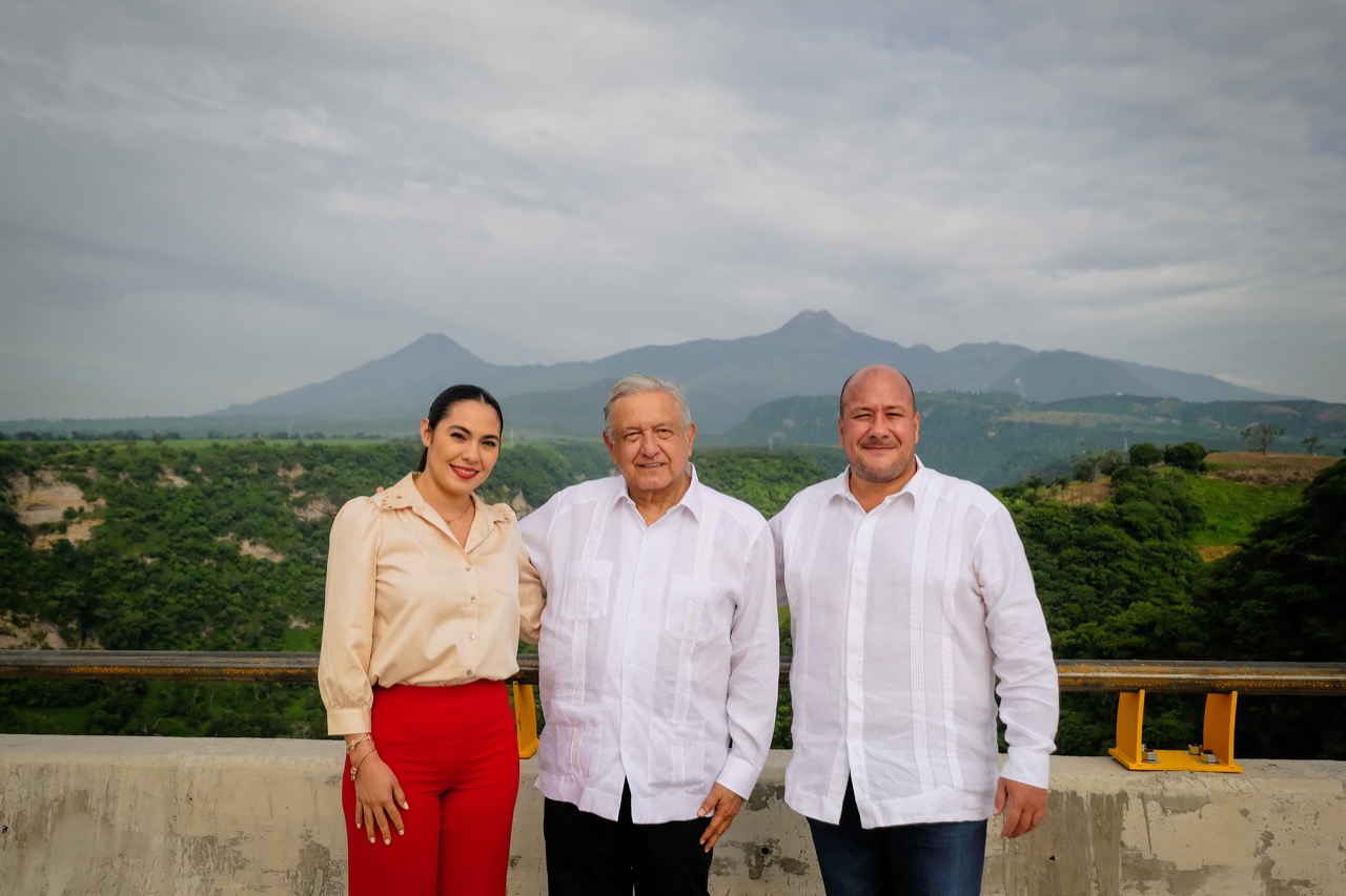AMLO y Alfaro supervisan Autopista Guadalajara-Colima-Manzanillo; quedará concluida en diciembre