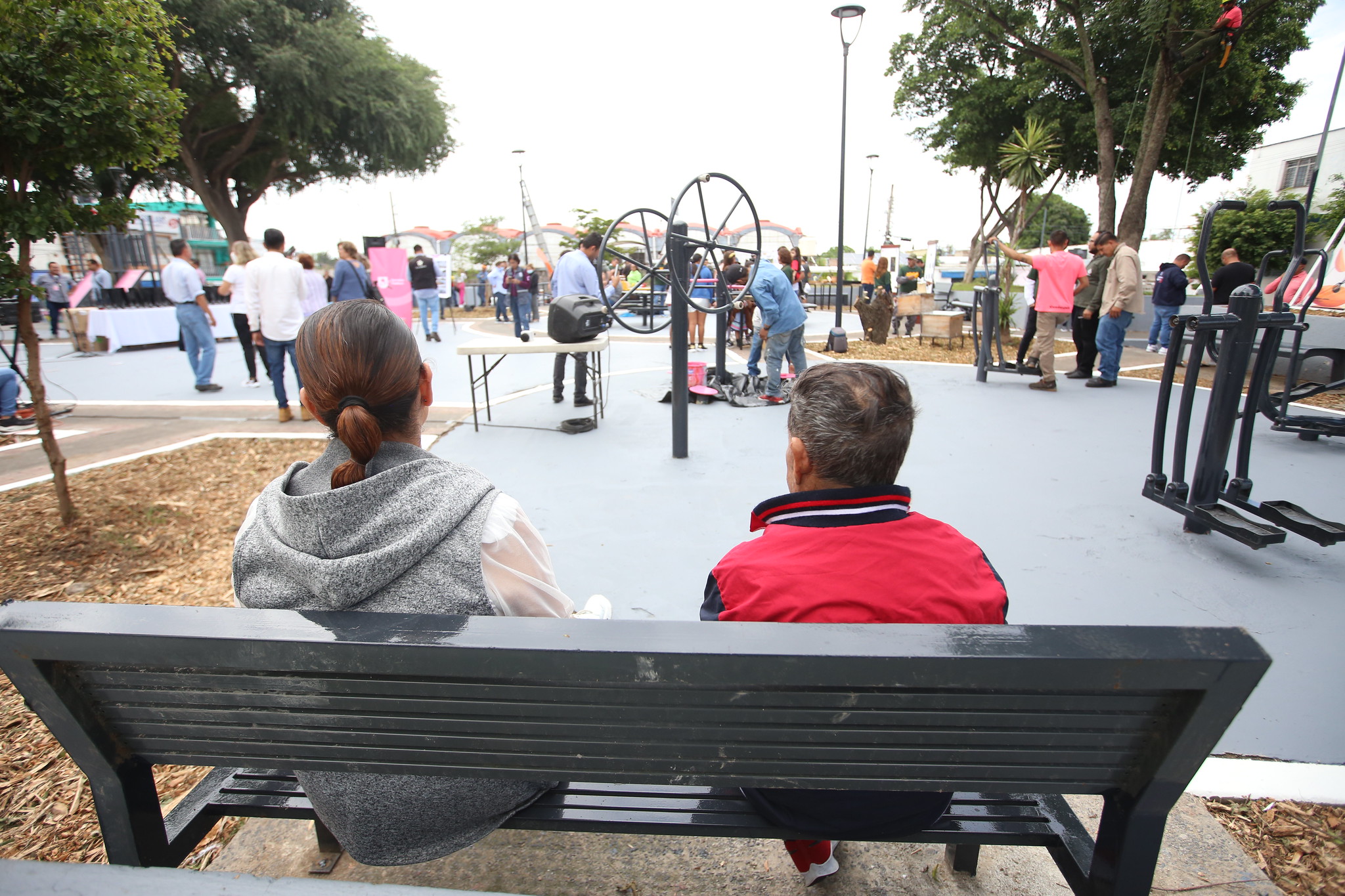 El Alcalde tapatío, Pablo Lemus Navarro, encabezó la tarde del miércoles -17 de agosto- la presentación de la intervención hecha en el Parque de Fátima, en la colonia Del Sur, con el programa Enchulemos Guadalajara.