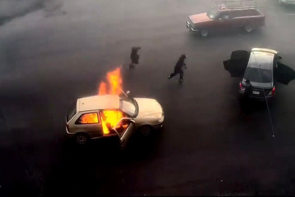 Reportan vehículos incendiados en Carretera a Saltillo y San Isidro