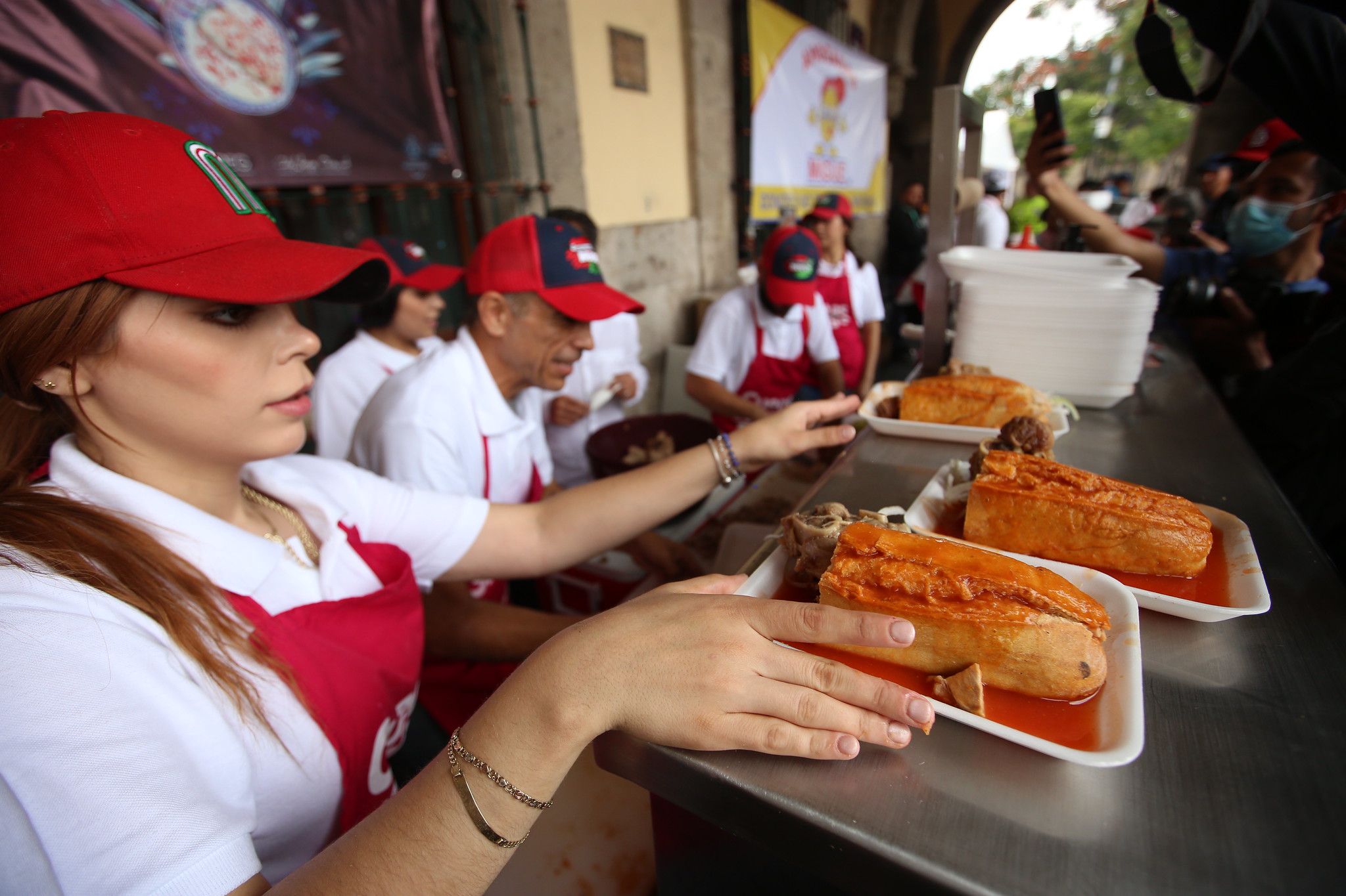 Guadalajara celebra el Día Municipal de la Torta Ahogada