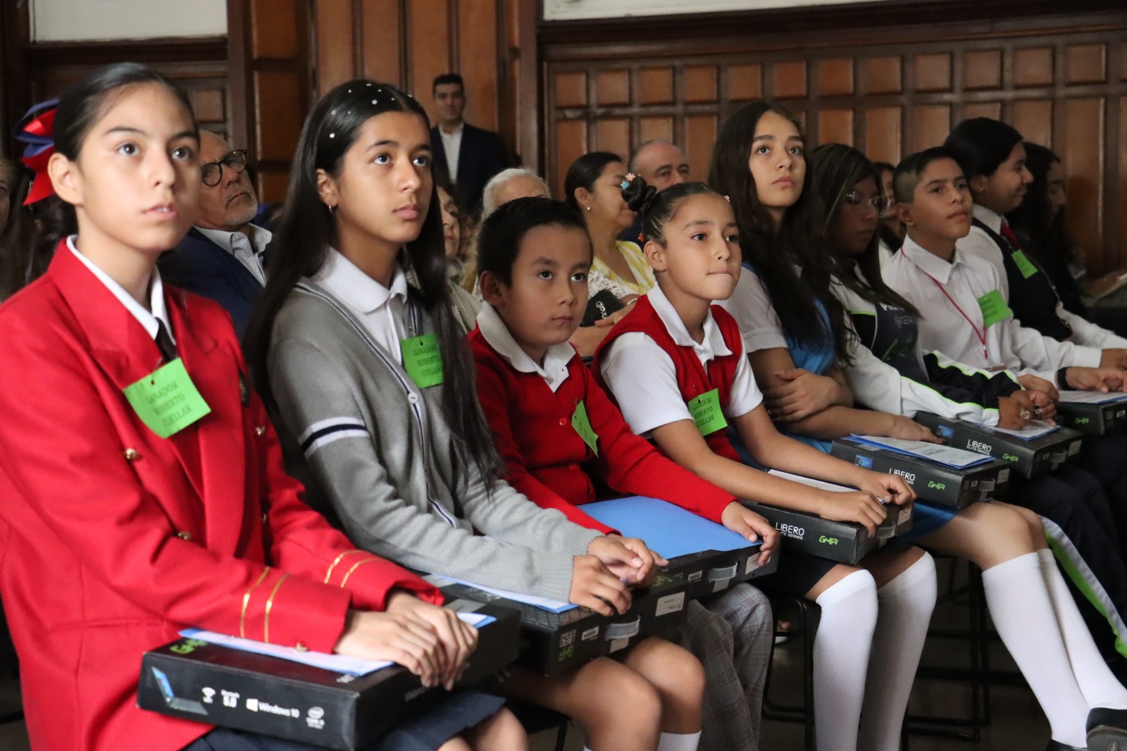 Guadalajara reconoce a estudiantes y docentes 