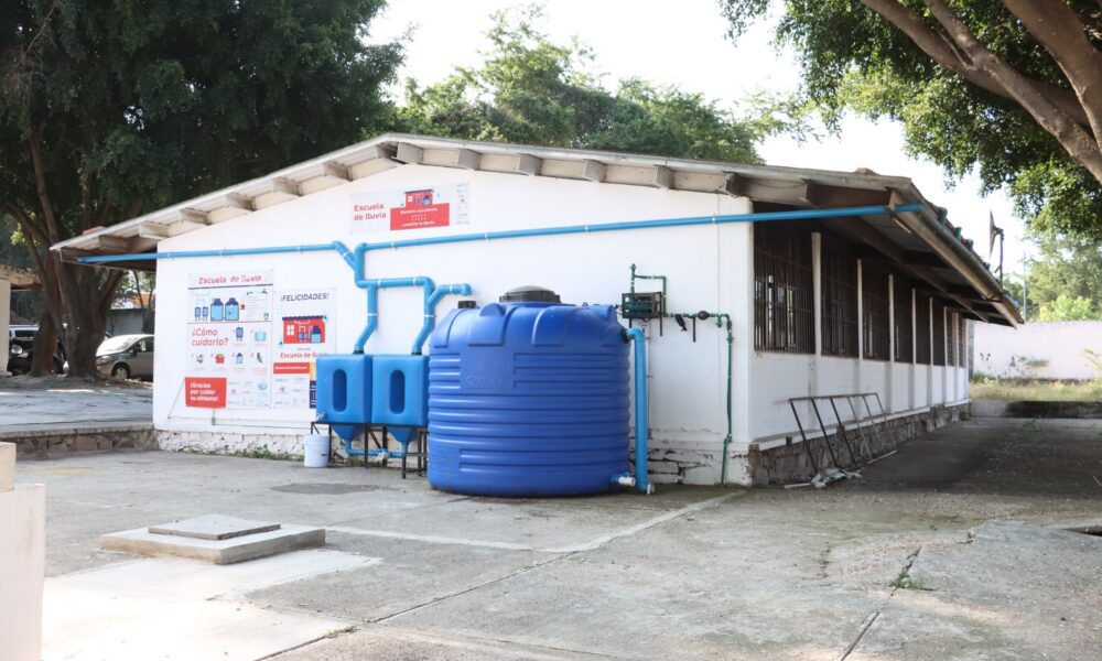 AstraZeneca dona 40 sistemas de captación de agua para escuelas de Guadalajara y Zapopan