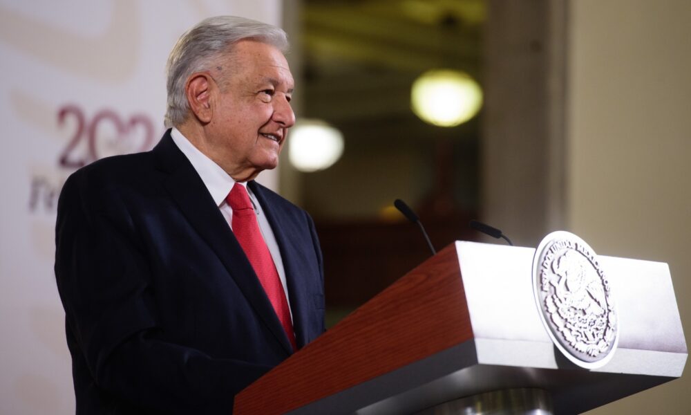 El presidente Andrés Manuel López Obrador reconoció que en México se fabrica fentanilo, aunque señaló que esta droga también se desarrolla en otros países de la región