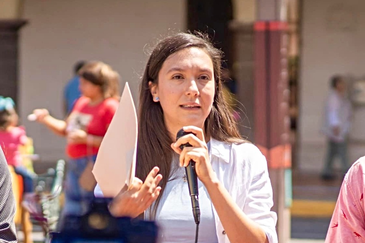 Susana De la Rosa, coordinadora de campañas de Futuro, se presentó en las instalaciones del Instituto Electoral y de Participación Ciudadana (IEPCJ) en Jalisco, para exigir que Juan José Frangie se presente a los debates para la alcaldía de Zapopan.