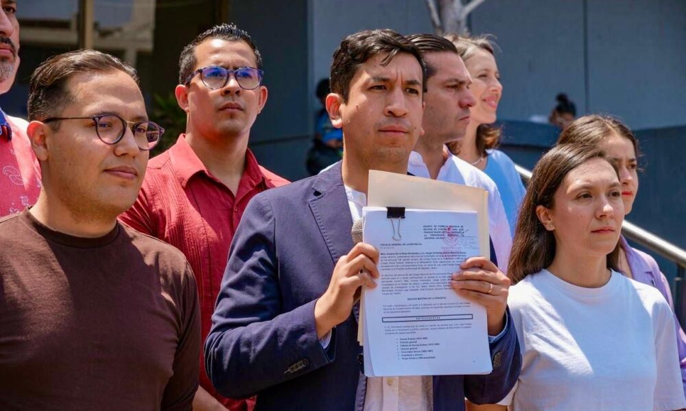 Kumamoto señaló a Frangie por presunta defraudación fiscal, operaciones con recursos de procedencia ilícita y enriquecimiento ilícito con base en una columna de opinión