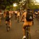 Ciclistas tapatíos se desnudan para el World Naked Bike Ride 2024