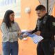 Policía Zapopan resguarda escuela; ciudadanos destacan a uniformados