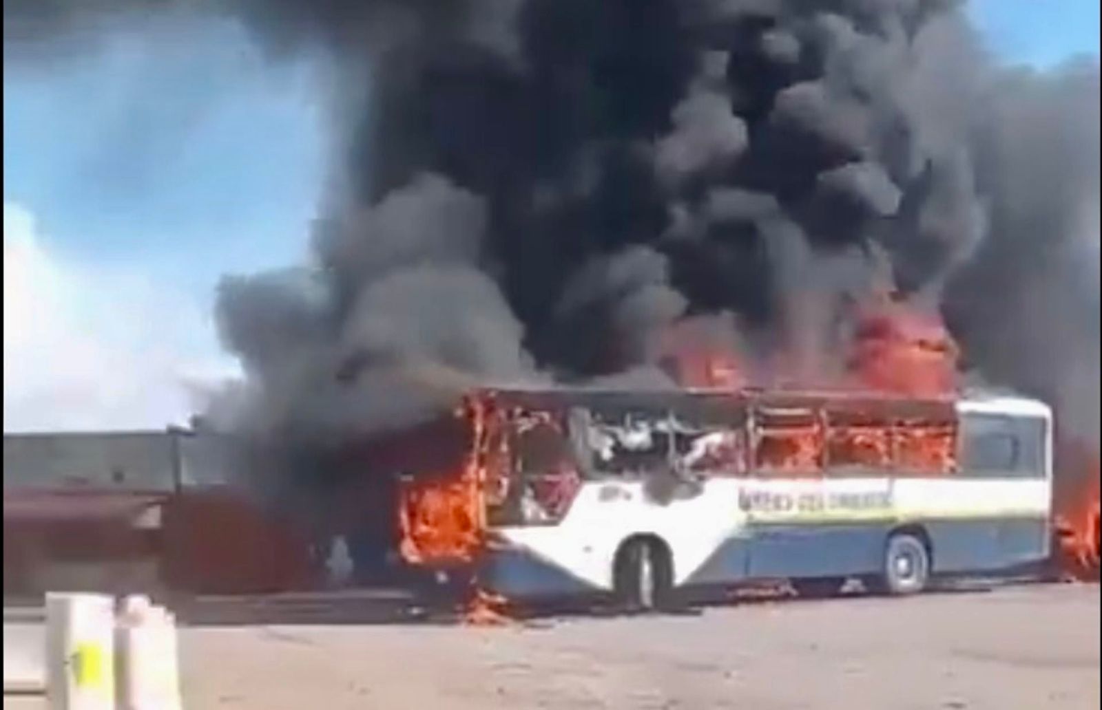 La tarde de este jueves (29.08.24) se registraron enfrentamientos entre hombres armados y personal del Ejército en diversos puntos de Sinaloa.