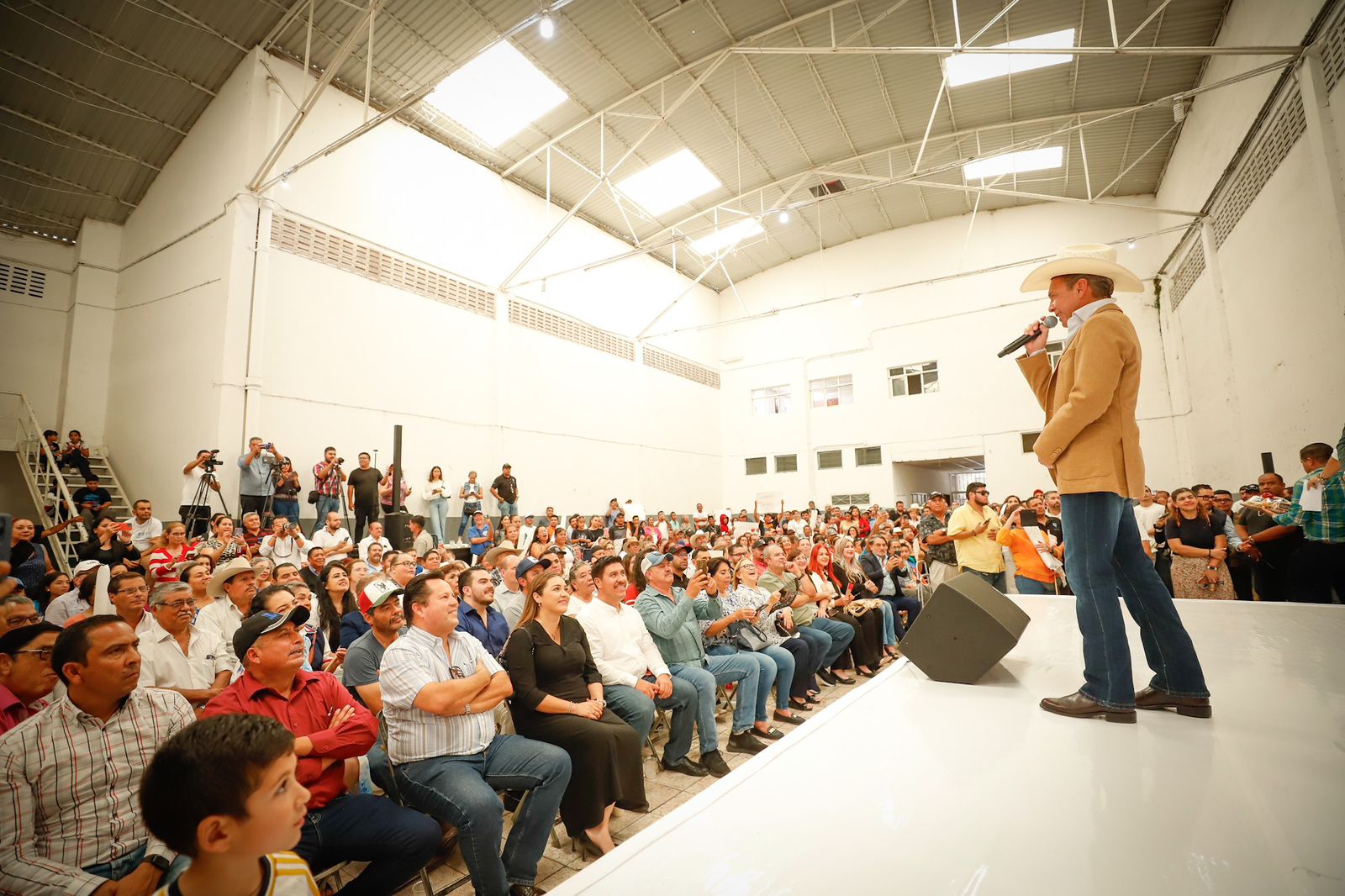 Lemus inicia gira de agradecimiento por Jalisco