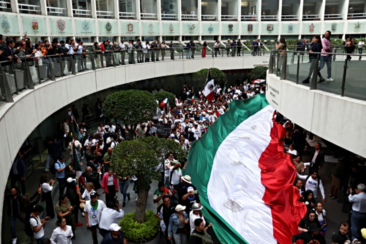 Lomelí condena toma del Senado por manifestantes