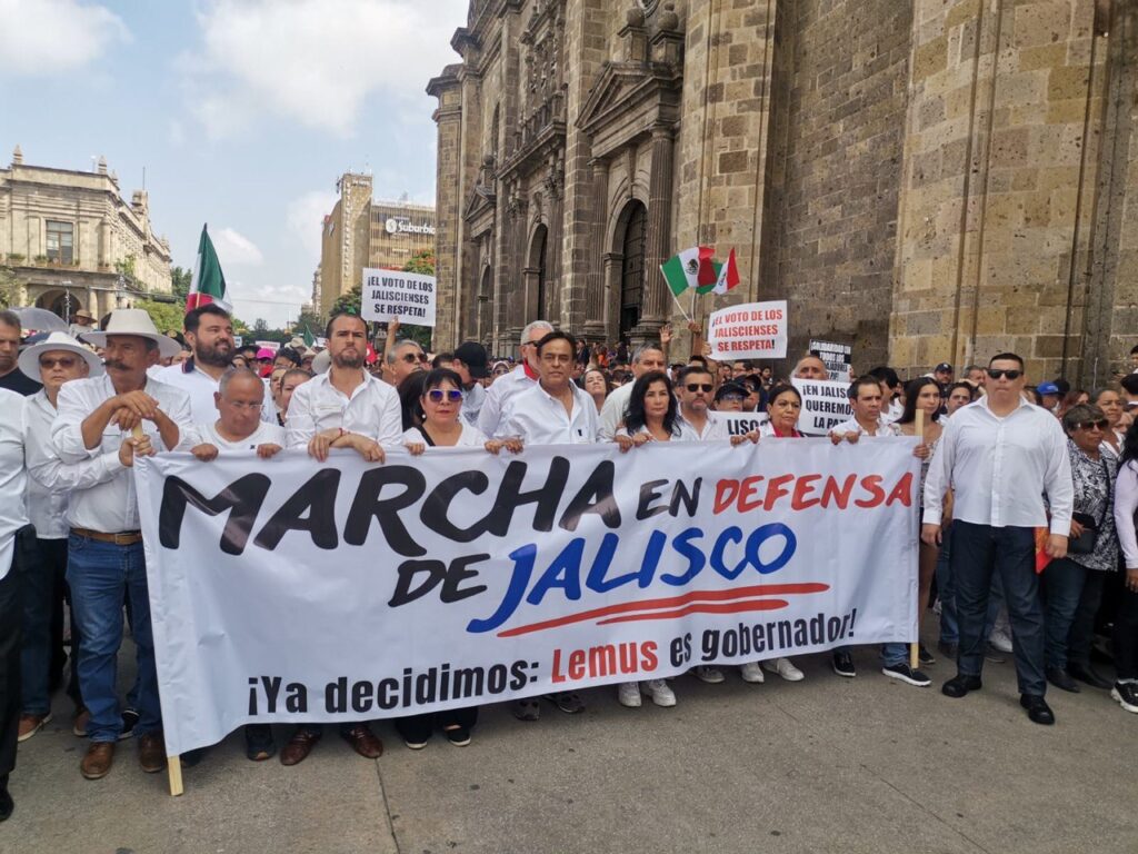 Marchan miles; exigen respeto al triunfo de Lemus