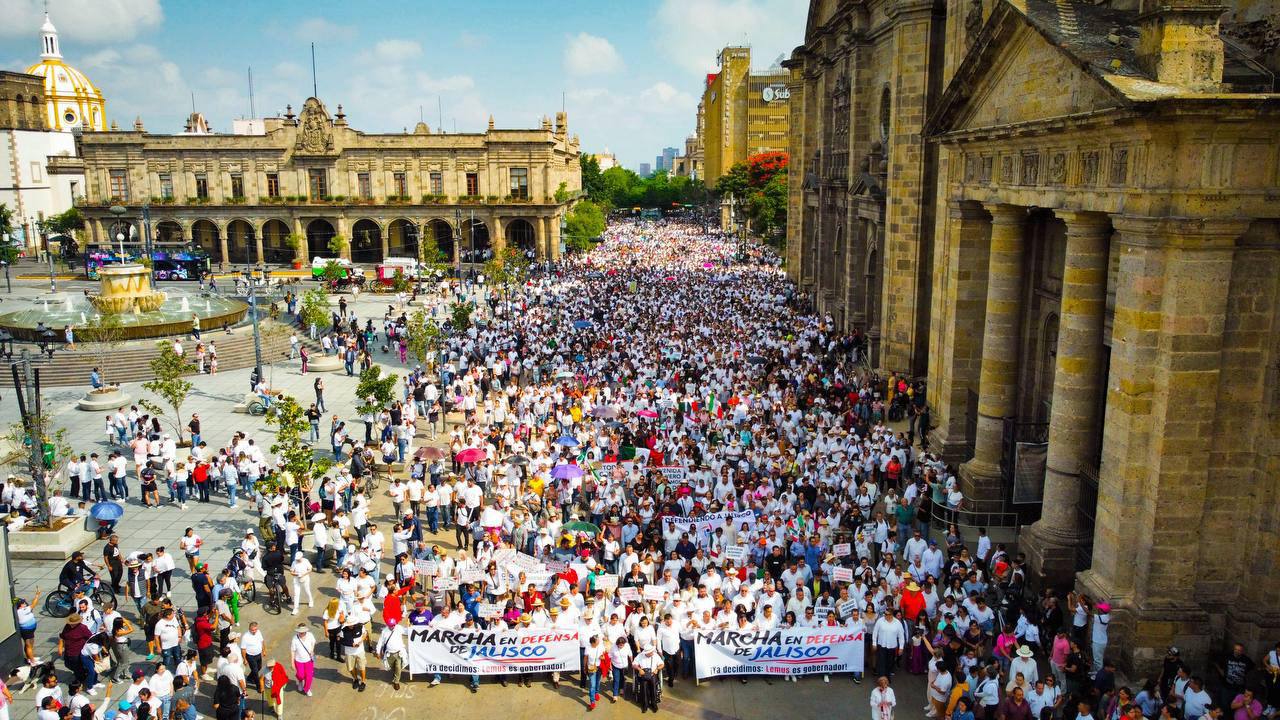 Marchan miles; exigen respeto al triunfo de Lemus