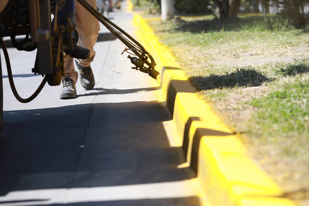 Brigada de mejoramiento urbano llega a Santa Cruz del Valle