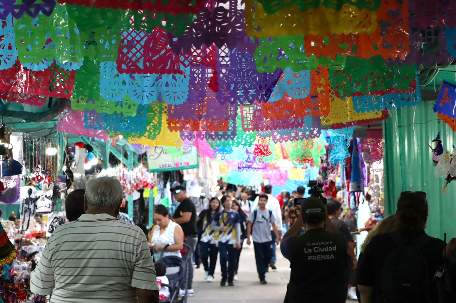 Inauguran tradicional Feria del Cartón y el Juguete en GDL