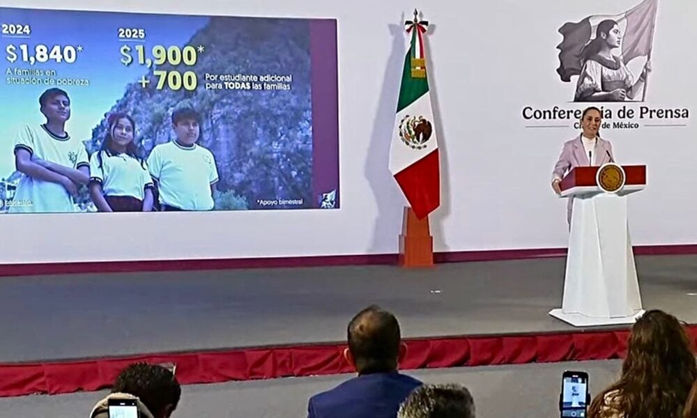 Sheinbaum anuncia becas para estudiantes de secundaria