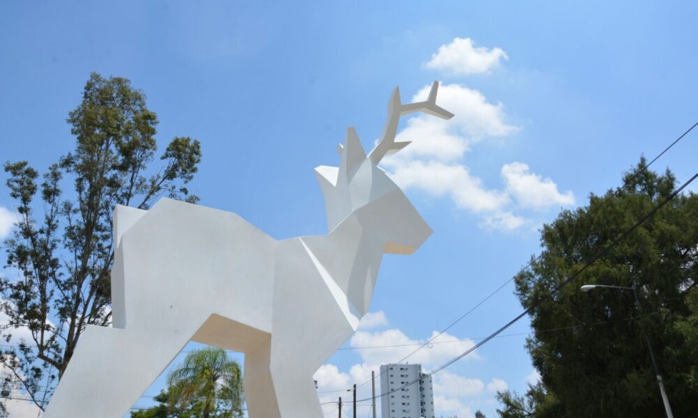 Zapopan presenta catálogo de las esculturas urbanas