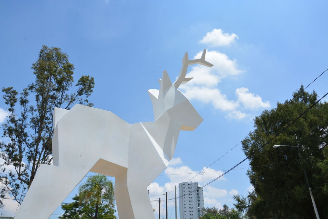 Zapopan presenta catálogo de las esculturas urbanas