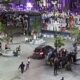 Roba camioneta; en huida embiste a personas afuera de la Catedral
