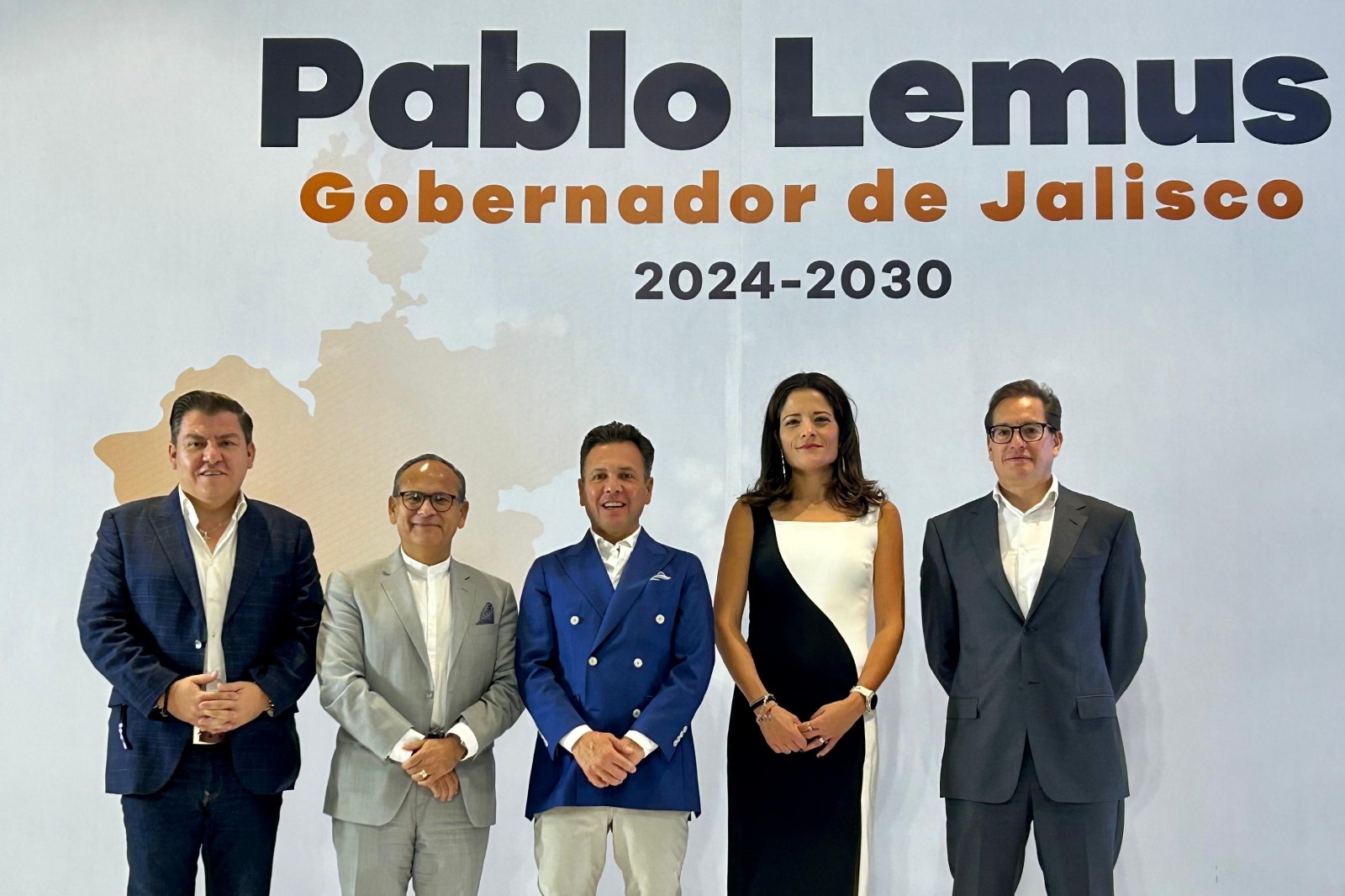 Lemus presenta gabinete de Salud