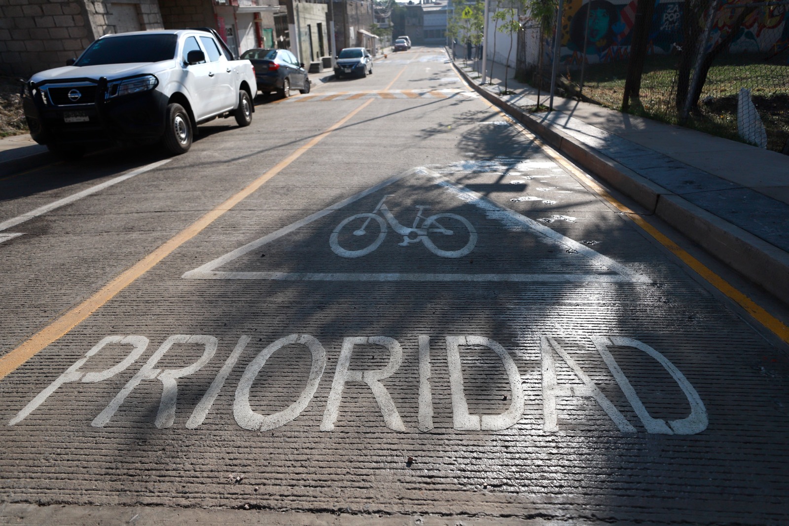 Entregan rehabilitación de calles en Lomas de la Primavera