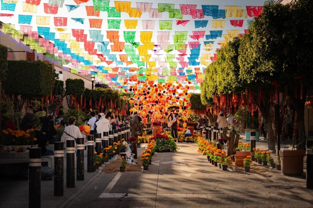 Festival de Muertos en Tlaquepaque deja derrama de 100 mdp