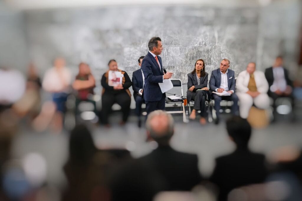 Colectivos de búsqueda de personas desaparecidas dialogan con Lemus