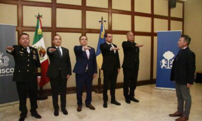 Lemus toma protesta a nuevos mandos de seguridad
