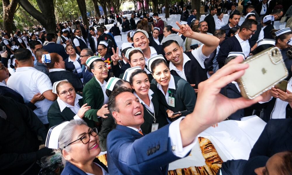 Lemus reconoce a enfermeras; anuncia 450 nuevas basificaciones