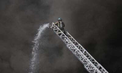 Arde bodega de plástico en Guadalajara