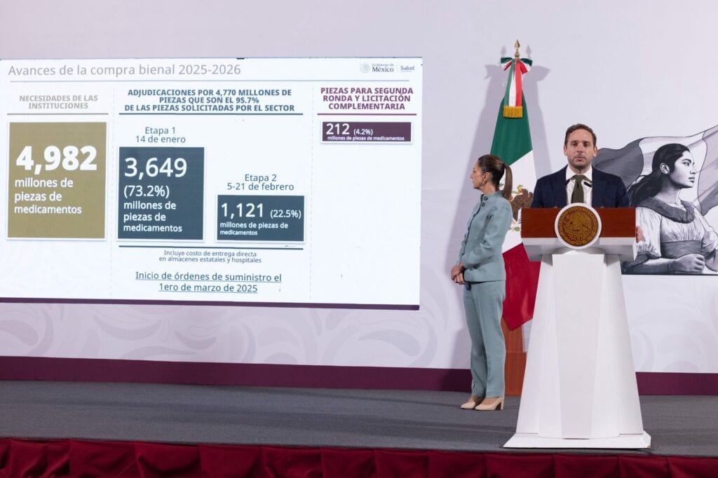 El subsecretario de Integración y Desarrollo del Sector Salud, Eduardo Clark García durante la conferencia matutina.