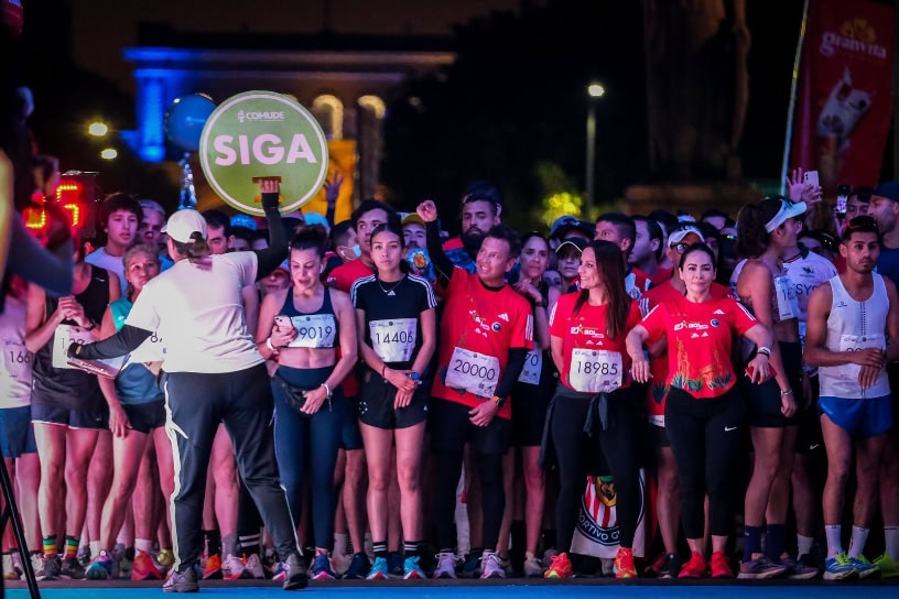 Lemus corre Medio Maratón de GDL junto a 21 mil participantes