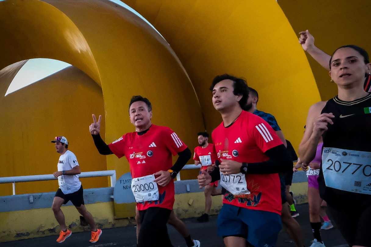 Lemus corre Medio Maratón de GDL junto a 21 mil participantes